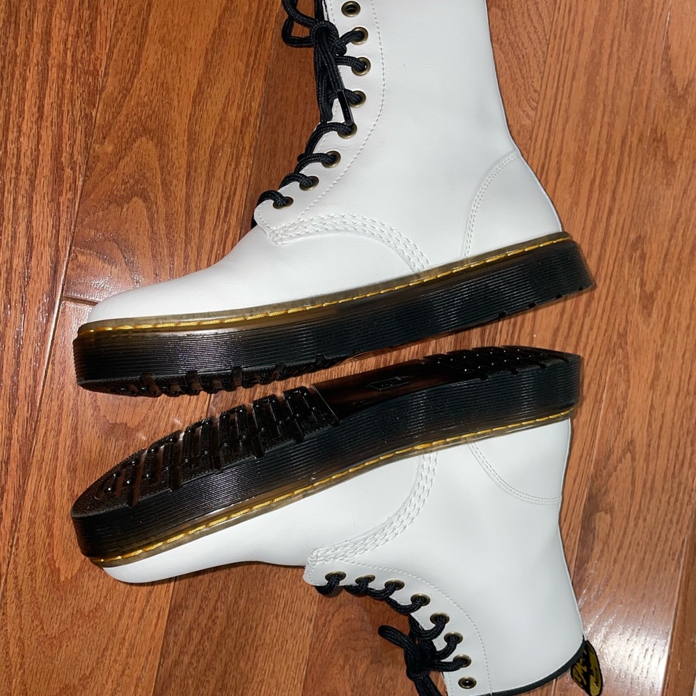 Dr. Martens White Combat Boots size 7 “Zavala” - Picture 3 of 10